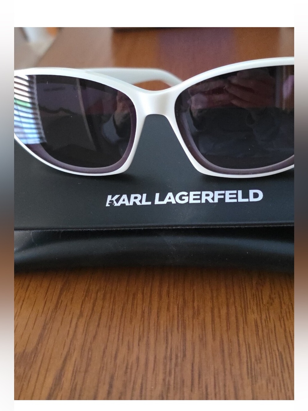 Karl Lagerfeld White Cat-Eye Sunglasses with Black Gradient Lenses - Picture 4 of 4